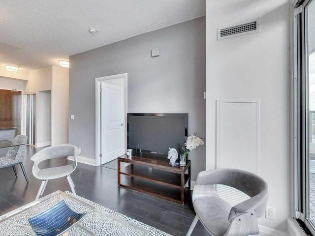 515 - 1185 The Queensway Ave, Condo with 1 bedrooms, 1 bathrooms and 1 parking in Toronto ON | Image 3