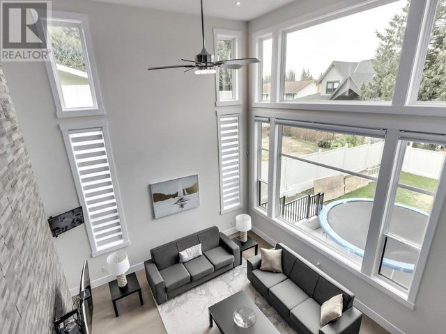 708 Austin Avenue, House detached with 8 bedrooms, 8 bathrooms and 10 parking in Coquitlam BC | Image 15