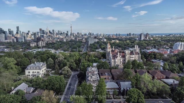 308 Spadina Rd, House detached with 3 bedrooms, 4 bathrooms and 2 parking in Toronto ON | Image 32