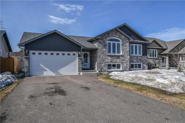 521 Gardner Crescent, House detached with 4 bedrooms, 3 bathrooms and 4 parking in Petawawa ON | Image 1