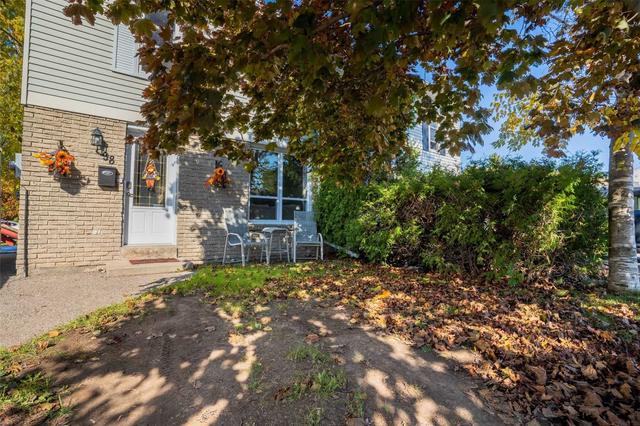98 Orchard Park Rd, House semidetached with 3 bedrooms, 1 bathrooms and 3 parking in Kawartha Lakes ON | Image 12
