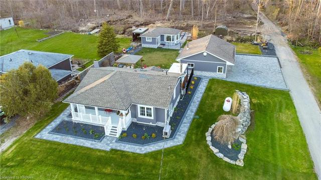 25 Centre Street, House detached with 4 bedrooms, 2 bathrooms and 9 parking in Brant ON | Image 1