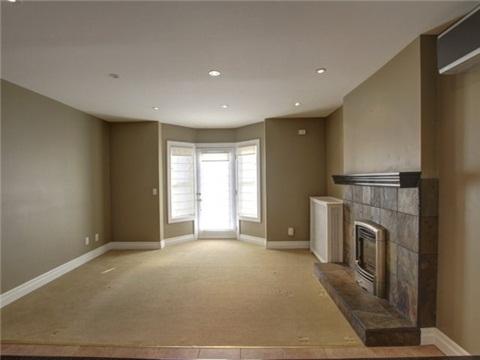 upper - 253 Bedford Rd, House detached with 3 bedrooms, 2 bathrooms and 1 parking in Toronto ON | Image 12