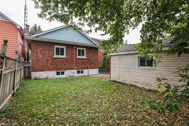 261 Vine St, House detached with 3 bedrooms, 2 bathrooms and 5 parking in St. Catharines ON | Image 35