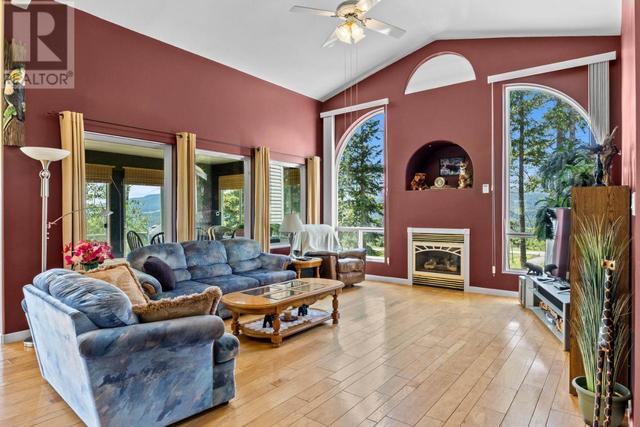 5120 Steffens Rd, House detached with 3 bedrooms, 2 bathrooms and null parking in Thompson Nicola M (Beautiful Nicola Valley   North) BC | Image 5