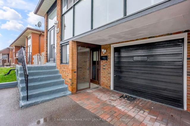 286 Hullmar Dr, House semidetached with 3 bedrooms, 2 bathrooms and 4 parking in Toronto ON | Image 12