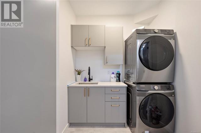 Full size laundry room | Image 49