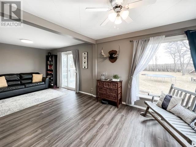 79324 Highway 744, House detached with 2 bedrooms, 1 bathrooms and null parking in Smoky River No. 130 AB | Image 4