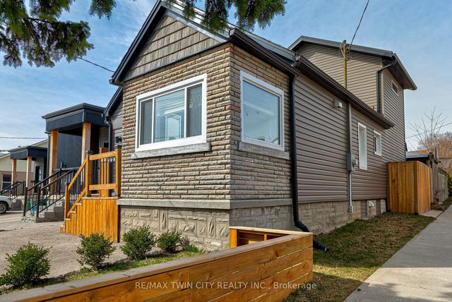56 Wilhelm St, House detached with 3 bedrooms, 2 bathrooms and 2 parking in Kitchener ON | Image 12