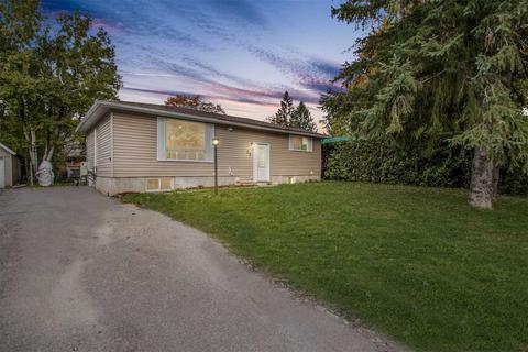 32 Laurie Crt, House detached with 3 bedrooms, 3 bathrooms and 3 parking in Ottawa ON | Card Image
