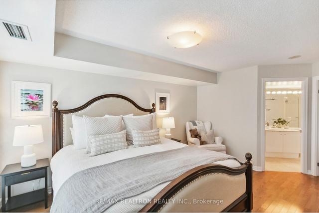 1107 - 300 Bloor St E, Condo with 2 bedrooms, 2 bathrooms and 1 parking in Toronto ON | Image 10