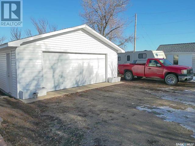 104 Drysdale Street, House detached with 4 bedrooms, 3 bathrooms and null parking in Rouleau SK | Image 28