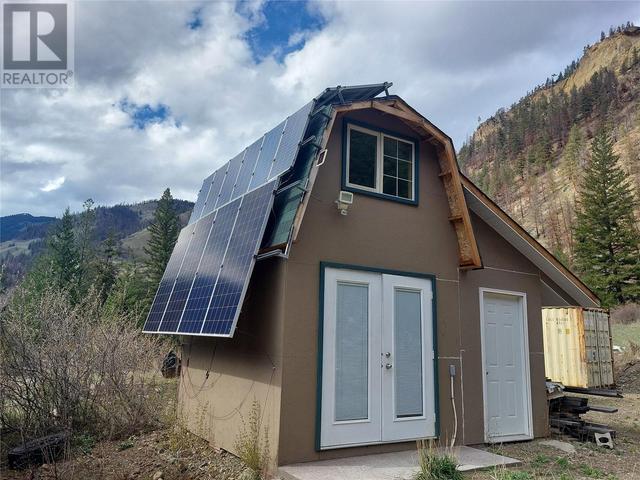 2587 Green Mountain Road, House detached with 2 bedrooms, 1 bathrooms and 5 parking in Okanagan Similkameen I BC | Image 5