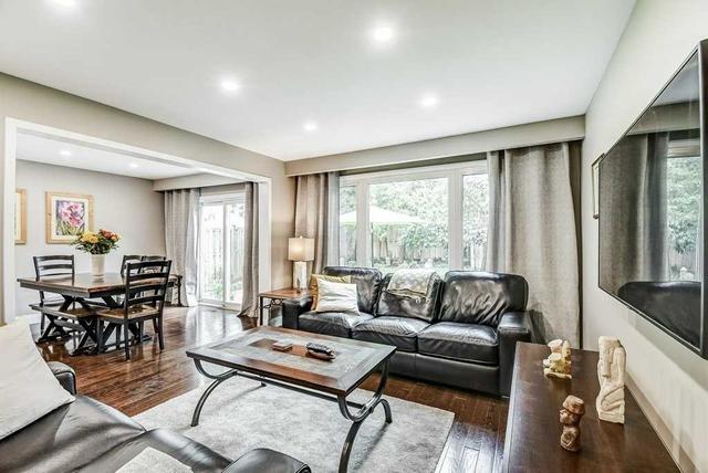 2794 Hollington Cres, House semidetached with 4 bedrooms, 3 bathrooms and 3 parking in Mississauga ON | Image 6