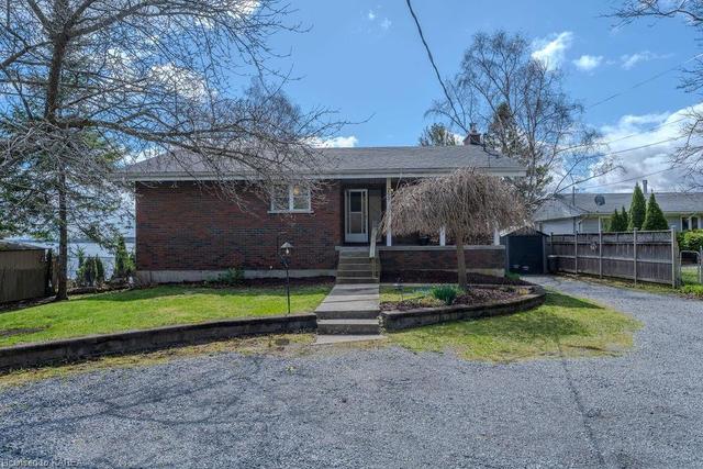 795 Lasalle Boulevard, House detached with 3 bedrooms, 1 bathrooms and 6 parking in Kingston ON | Image 1