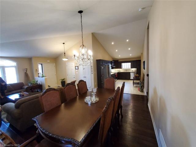 5817 Ironwood Street, House detached with 6 bedrooms, 3 bathrooms and null parking in Niagara Falls ON | Image 11