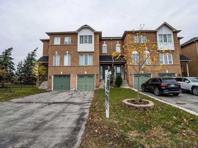 137 Brickyard Way, Townhouse with 3 bedrooms, 2 bathrooms and 3 parking in Brampton ON | Image 1