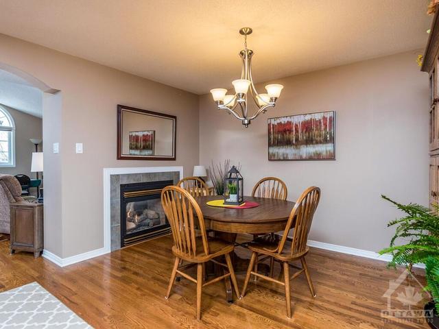 118 Castle Glen Crescent, Home with 3 bedrooms, 2 bathrooms and 6 parking in Ottawa ON | Image 7