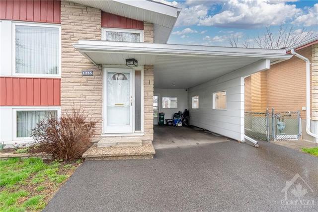 1235 Kitchener Avenue, House detached with 3 bedrooms, 2 bathrooms and 3 parking in Ottawa ON | Image 2