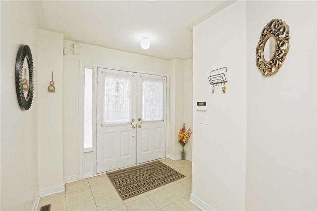 96 Brussels Ave, House attached with 3 bedrooms, 4 bathrooms and 2 parking in Brampton ON | Image 4