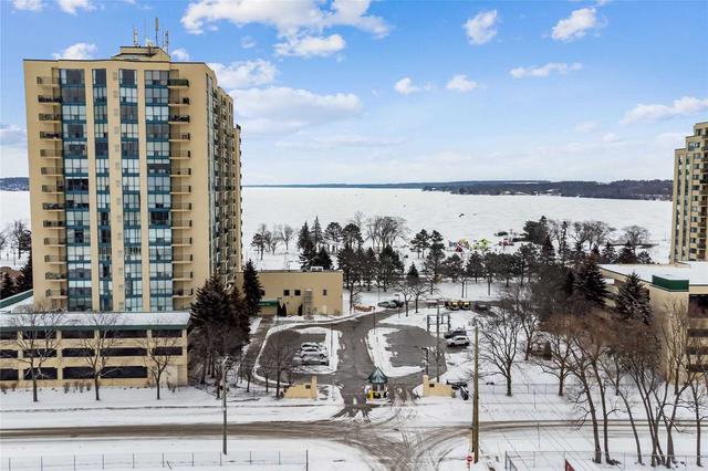 1108 - 65 Ellen St, Condo with 2 bedrooms, 2 bathrooms and 1 parking in Barrie ON | Card Image