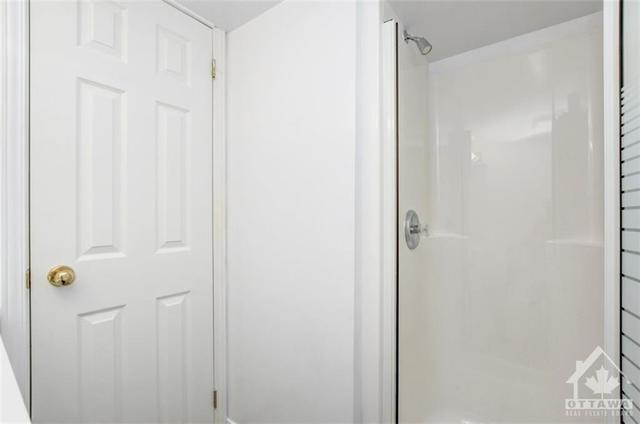 24 Maclean Street, Townhouse with 3 bedrooms, 2 bathrooms and 1 parking in Ottawa ON | Image 23