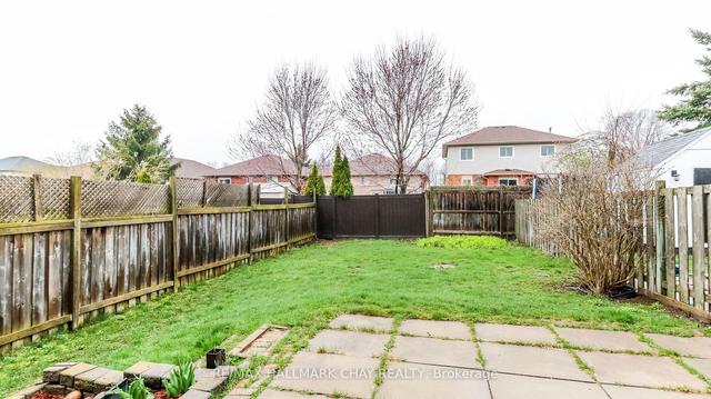 56 Brucker Rd, House attached with 3 bedrooms, 2 bathrooms and 3 parking in Barrie ON | Image 23