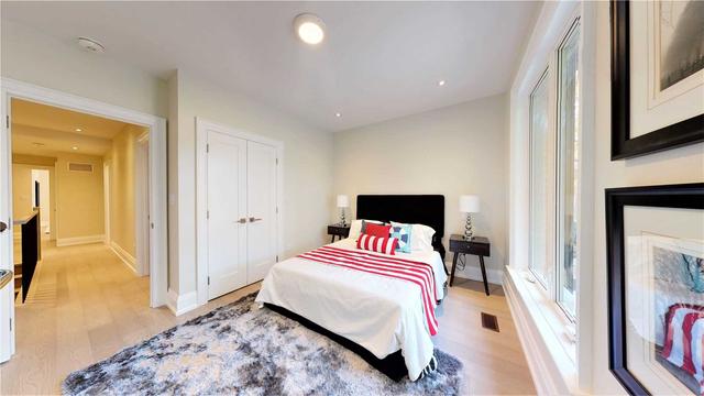 538 Quebec Ave, House semidetached with 3 bedrooms, 3 bathrooms and 2 parking in Toronto ON | Image 29