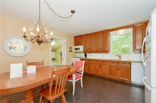 547 Lancaster St W, House detached with 3 bedrooms, 2 bathrooms and 10 parking in Kitchener ON | Image 5