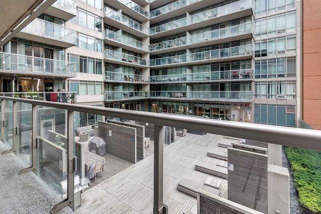 303 - 1 Bedford Rd, Condo with 1 bedrooms, 1 bathrooms and 1 parking in Toronto ON | Image 9