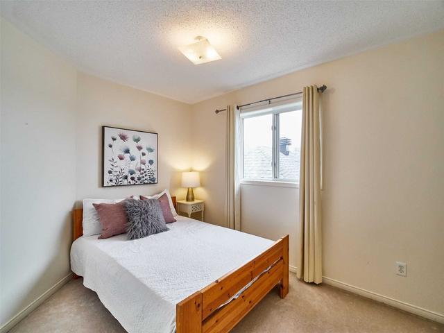135 Lakeridge Dr, House detached with 4 bedrooms, 5 bathrooms and 3 parking in Toronto ON | Image 14