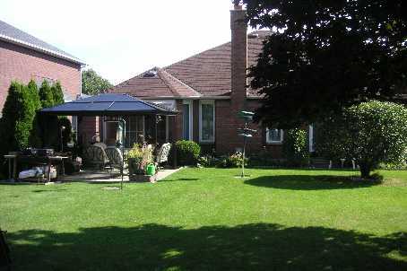 8 Tomlin Crt, House detached with 3 bedrooms, 3 bathrooms and 4 parking in Barrie ON | Image 5