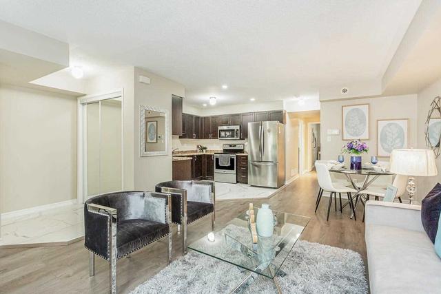 18 - 2579 Sixth Line, Townhouse with 2 bedrooms, 2 bathrooms and 1 parking in Oakville ON | Image 2