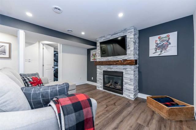 1 Iroquois Rdge, House detached with 1 bedrooms, 2 bathrooms and 5 parking in Oro Medonte ON | Image 2
