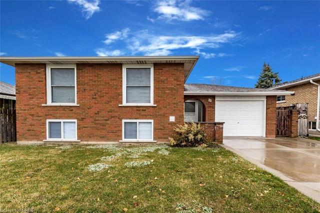 32 Seaton Place Drive N, House detached with 5 bedrooms, 2 bathrooms and 7 parking in Hamilton ON | Image 12