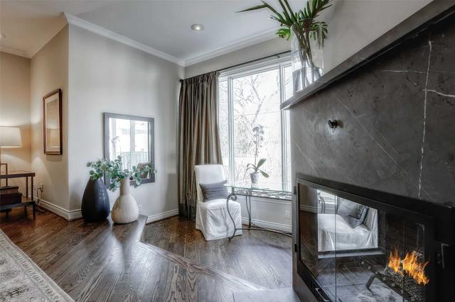 30 Regina Ave, House detached with 4 bedrooms, 4 bathrooms and 4 parking in Toronto ON | Image 31