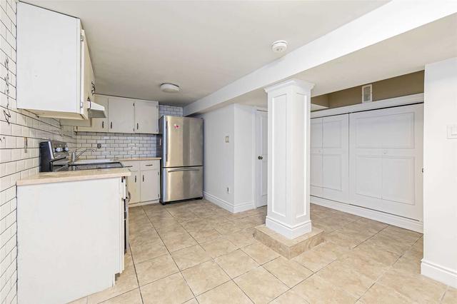 2028 Dufferin St, House detached with 3 bedrooms, 3 bathrooms and 3 parking in Toronto ON | Image 17