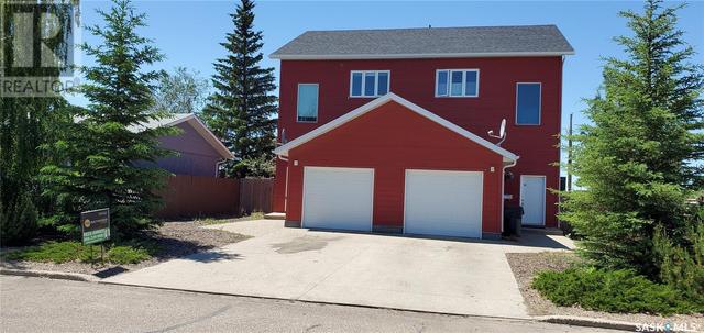 351 - &353 3rd Ave Crescent, House detached with 6 bedrooms, 6 bathrooms and null parking in Battleford SK | Card Image