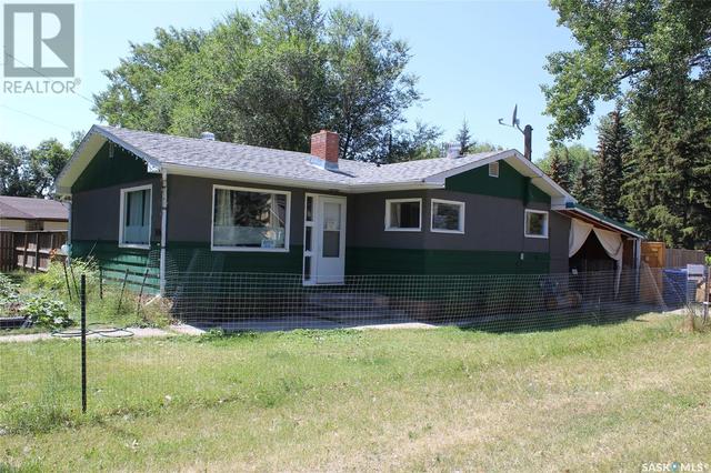 306 Clay Street, House detached with 2 bedrooms, 2 bathrooms and null parking in Eastend SK | Image 1