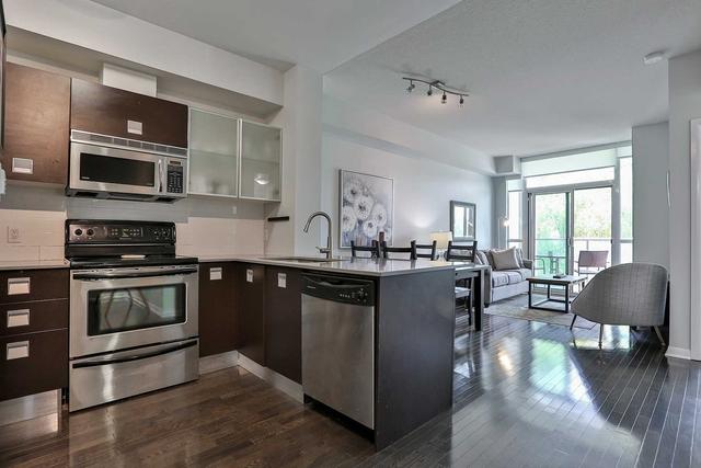 303 - 3391 Bloor St W, Condo with 1 bedrooms, 1 bathrooms and 1 parking in Toronto ON | Image 1