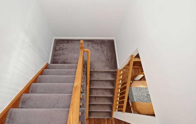 41 Sufi Cres, House attached with 3 bedrooms, 4 bathrooms and 3 parking in Toronto ON | Image 8