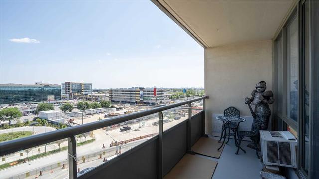 802 - 1 Four Winds Dr, Condo with 2 bedrooms, 1 bathrooms and 1 parking in Toronto ON | Image 10