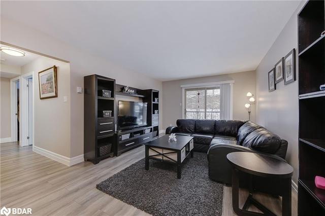 306 - 25 Meadow Lane, House attached with 2 bedrooms, 1 bathrooms and 1 parking in Barrie ON | Image 8