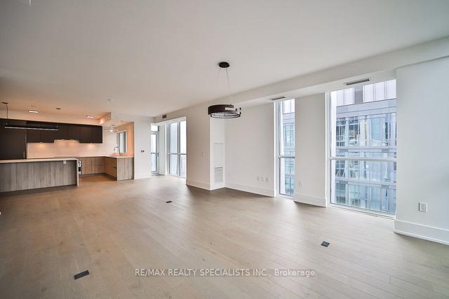 5101 - 1 Yorkville Ave, Condo with 2 bedrooms, 3 bathrooms and 4 parking in Toronto ON | Image 3