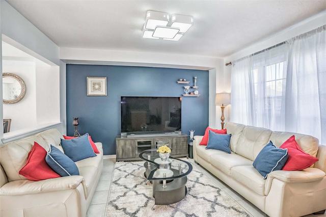 104 Williamson Dr E, House attached with 3 bedrooms, 4 bathrooms and 4 parking in Ajax ON | Image 2