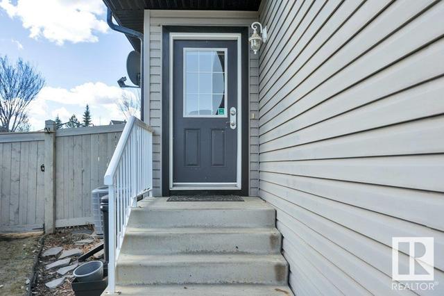 2349 Lemieux Place Pl Nw, House semidetached with 4 bedrooms, 2 bathrooms and 4 parking in Edmonton AB | Image 2