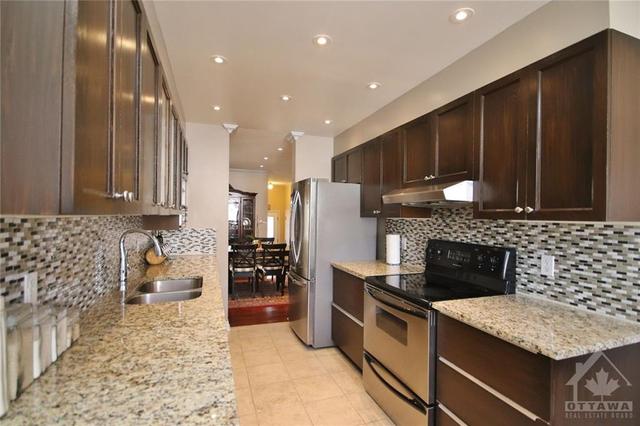 460 Citadel Crescent, Townhouse with 4 bedrooms, 4 bathrooms and 3 parking in Ottawa ON | Image 12