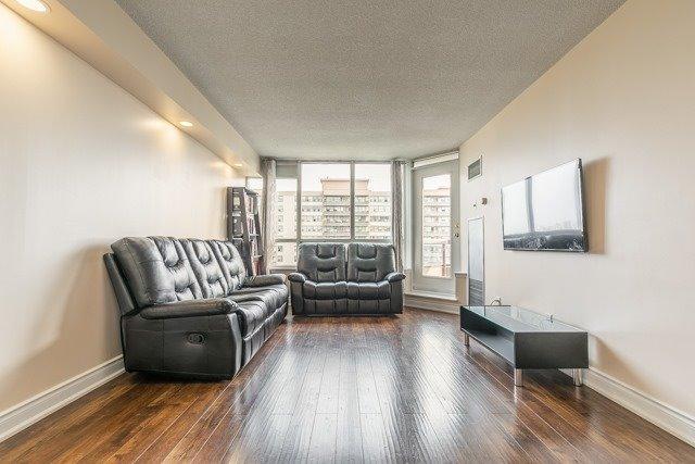 1008 - 91 Townsgate Dr, Condo with 2 bedrooms, 2 bathrooms and 1 parking in Vaughan ON | Image 6