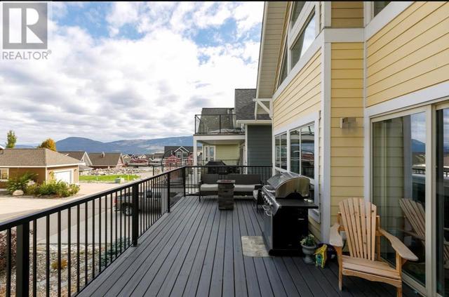 310 - 6822 Madrid Way, House detached with 3 bedrooms, 2 bathrooms and 4 parking in Central Okanagan West BC | Image 2
