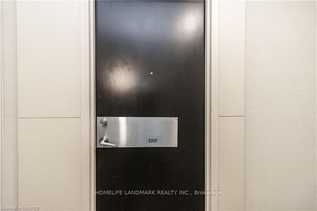 2207 - 18 Yonge St, Condo with 1 bedrooms, 2 bathrooms and 0 parking in Toronto ON | Image 4